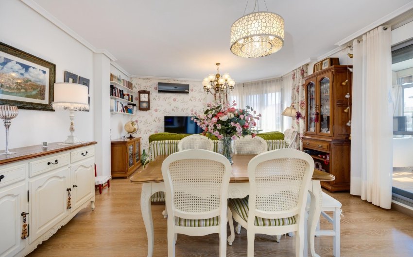 Resale - Penthouse -
Torrevieja - Centro