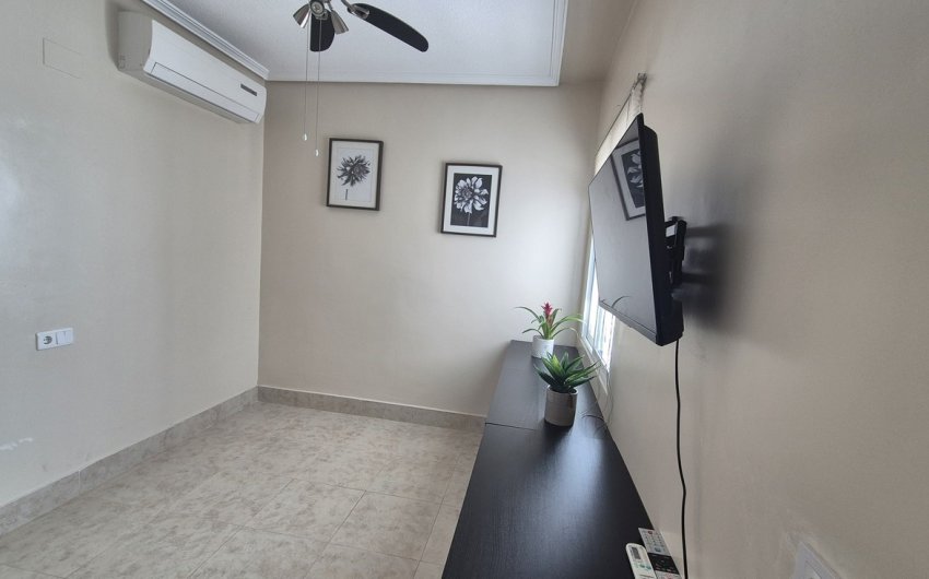 Resale - Semi Detached -
San Miguel de Salinas - Inland