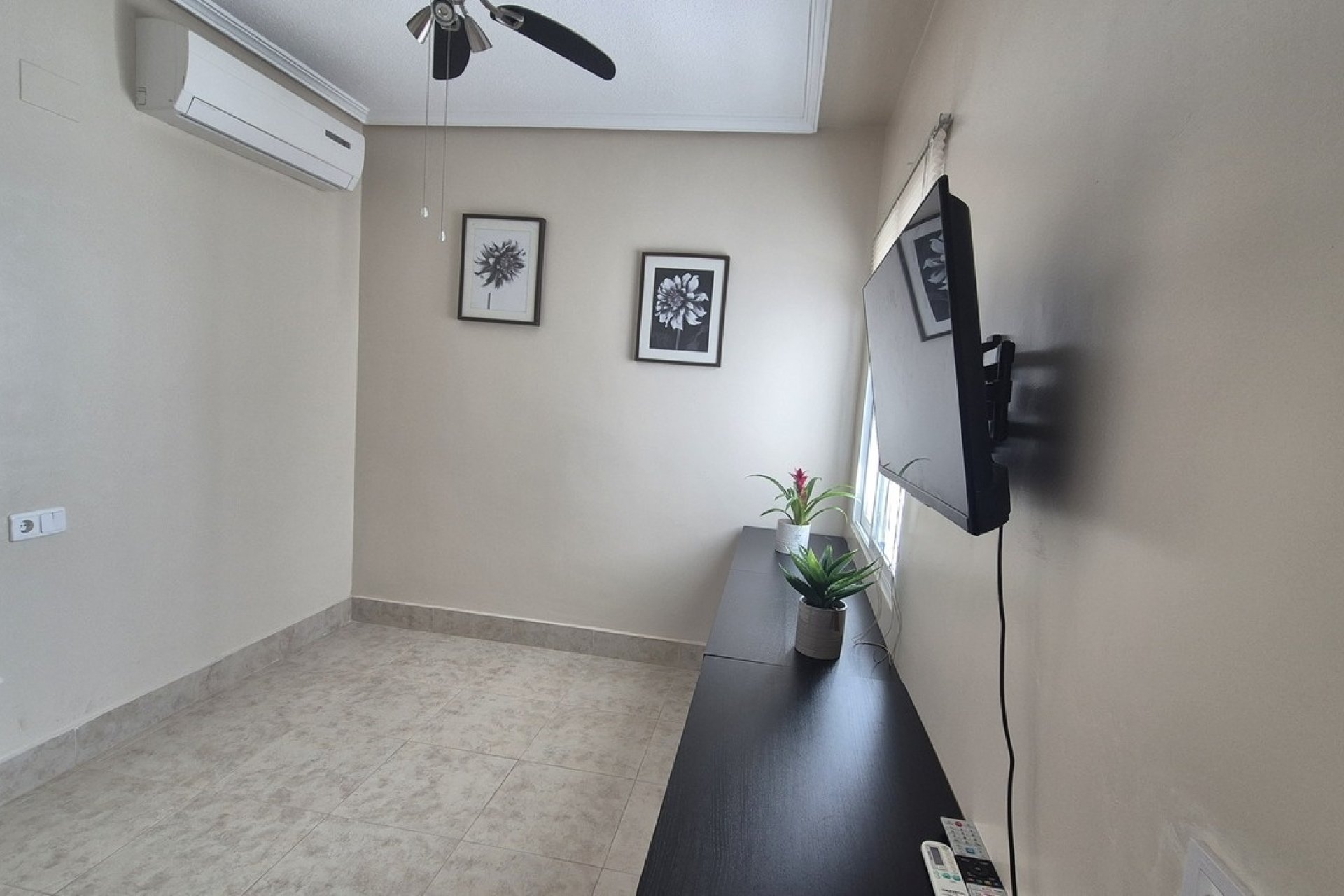 Resale - Semi Detached -
San Miguel de Salinas - Inland