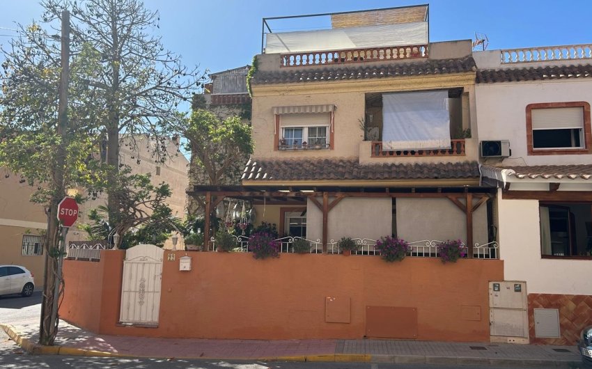 Resale - Semi Detached Villa -
Los Montesinos