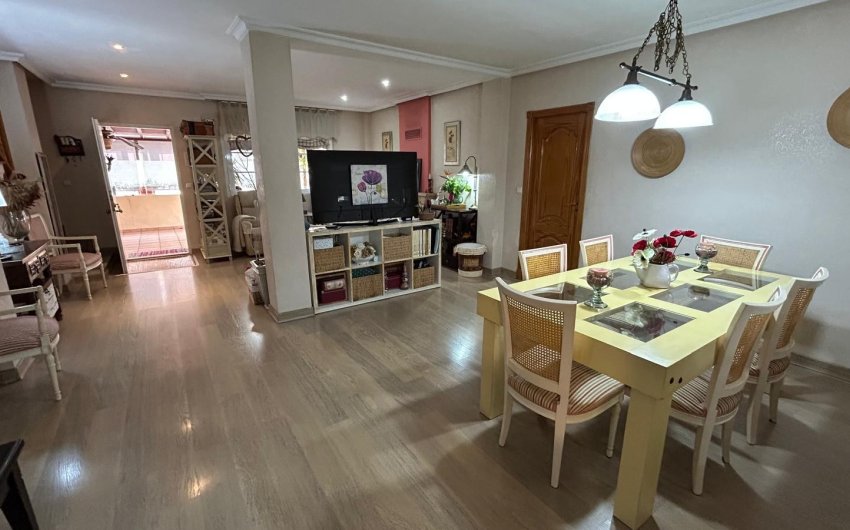 Resale - Semi Detached Villa -
Los Montesinos