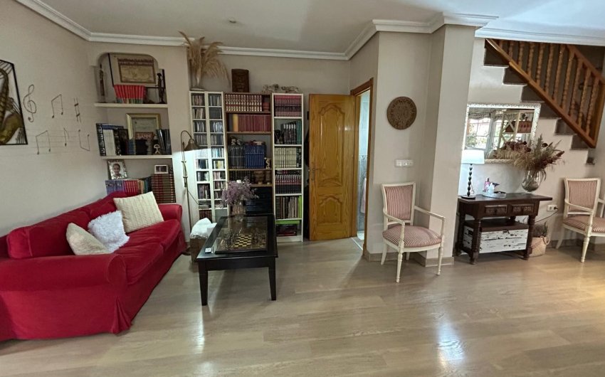 Resale - Semi Detached Villa -
Los Montesinos