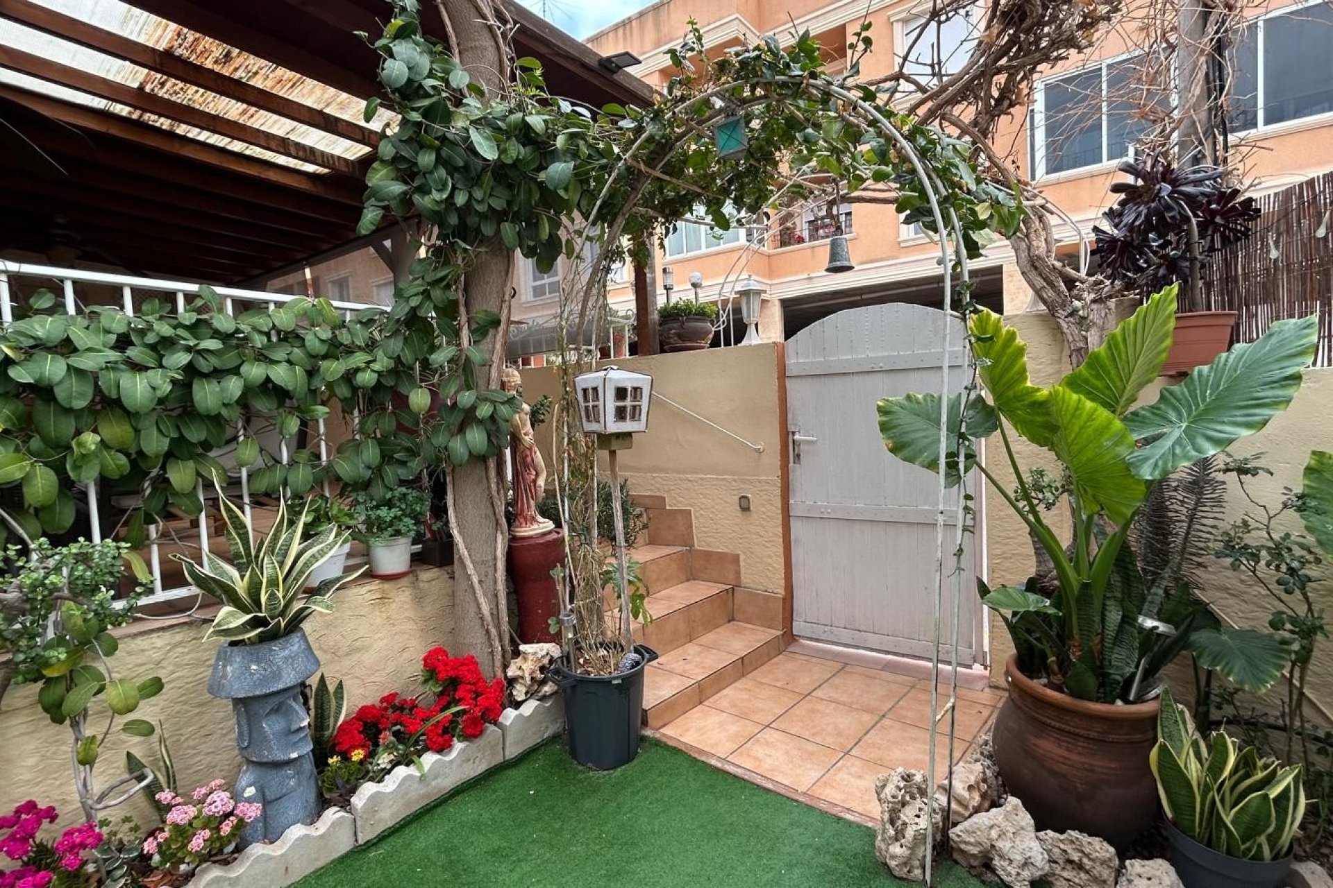 Resale - Semi Detached Villa -
Los Montesinos