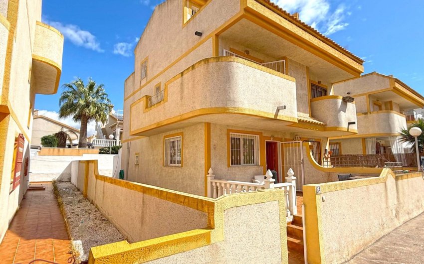 Resale - Semi Detached Villa -
Orihuela Costa - Los Altos