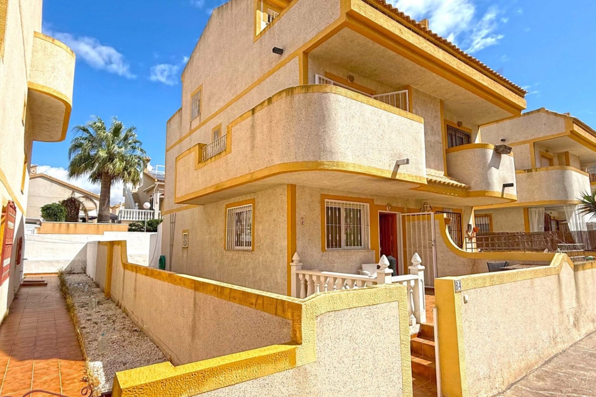 Resale - Semi Detached Villa -
Orihuela Costa - Los Altos