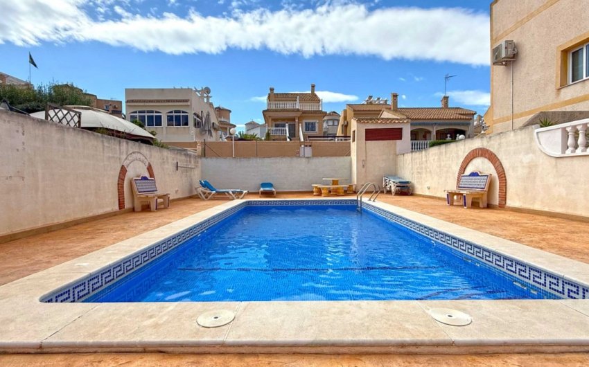 Resale - Semi Detached Villa -
Orihuela Costa - Los Altos