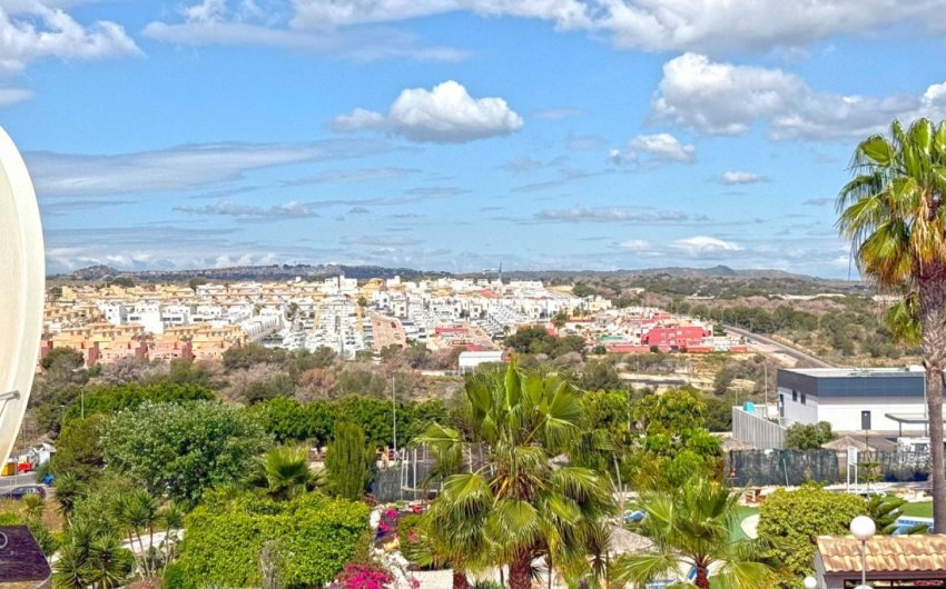 Resale - Semi Detached Villa -
Orihuela Costa - Los Altos