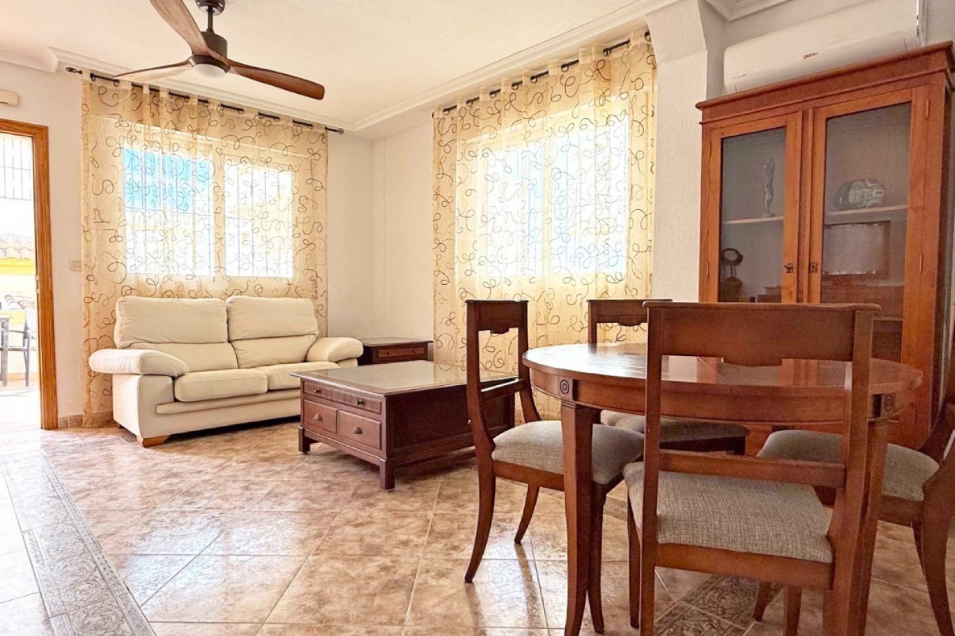 Resale - Semi Detached Villa -
Orihuela Costa - Los Altos