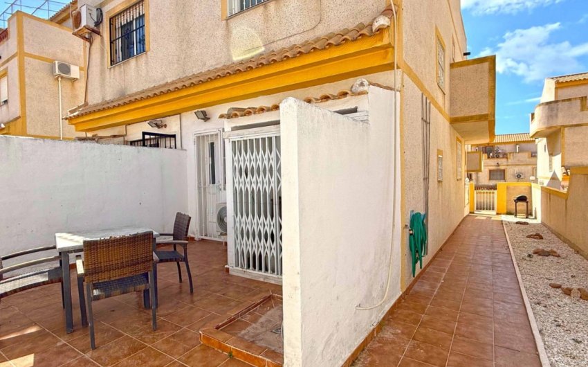 Resale - Semi Detached Villa -
Orihuela Costa - Los Altos