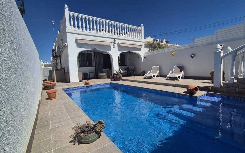 Resale - Semi Detached -
Villamartin - Costa Blanca