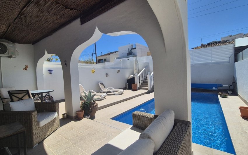 Resale - Semi Detached -
Villamartin - Costa Blanca