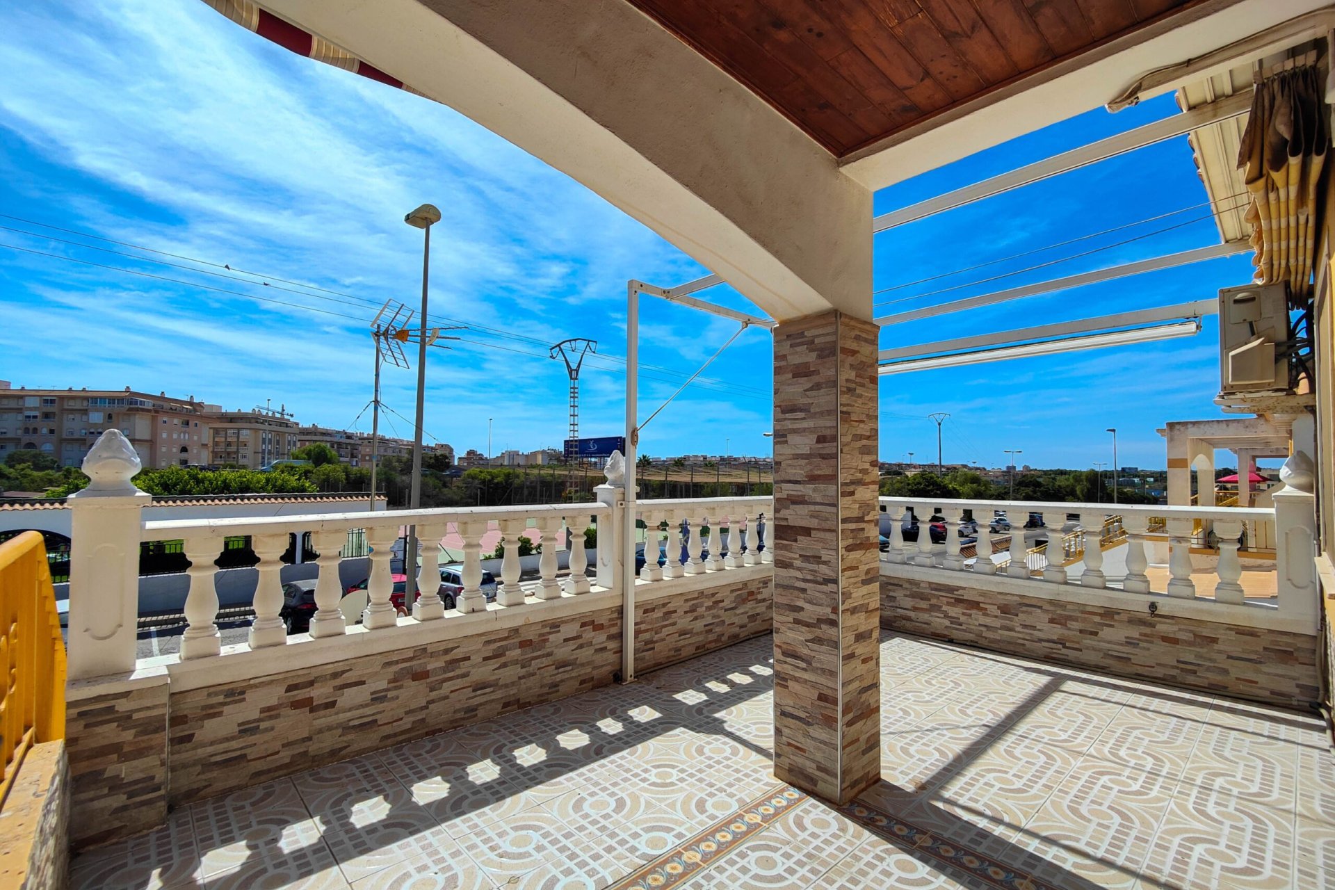 Resale - Top Floor Bungalow -
Torrevieja - La Siesta