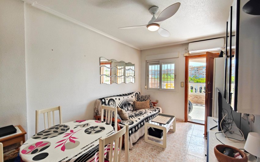 Resale - Top Floor Bungalow -
Torrevieja - La Siesta