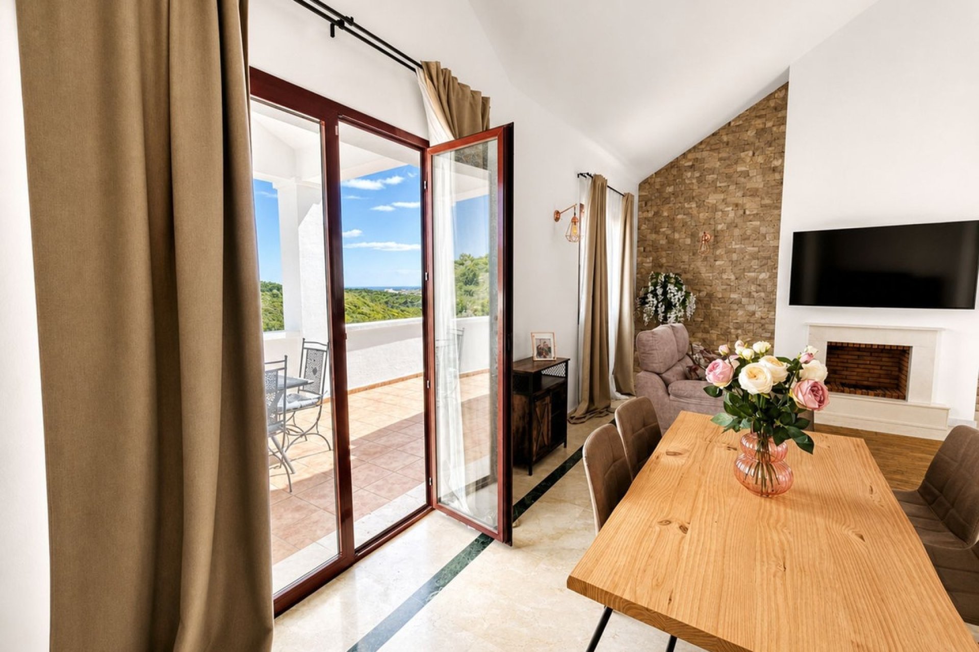 Resale - Town House -
Casares Playa - Costa del Sol