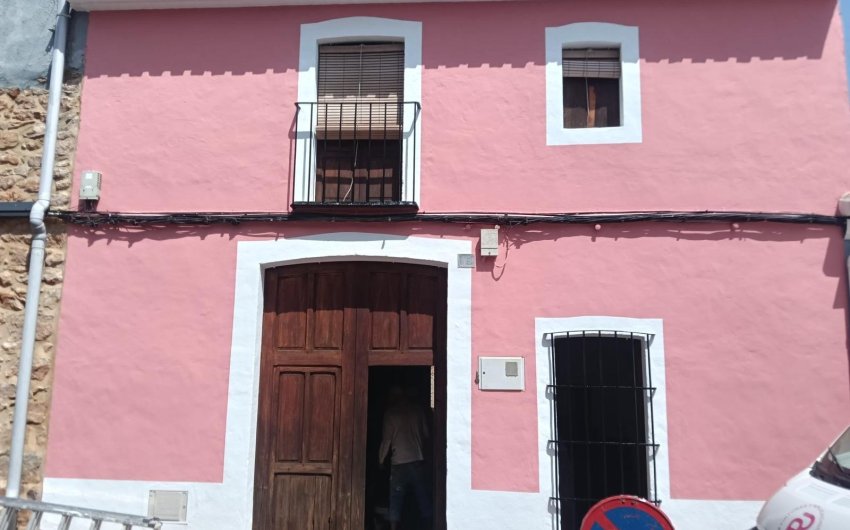 Resale - Town House -
Jesus Pobre - Inland