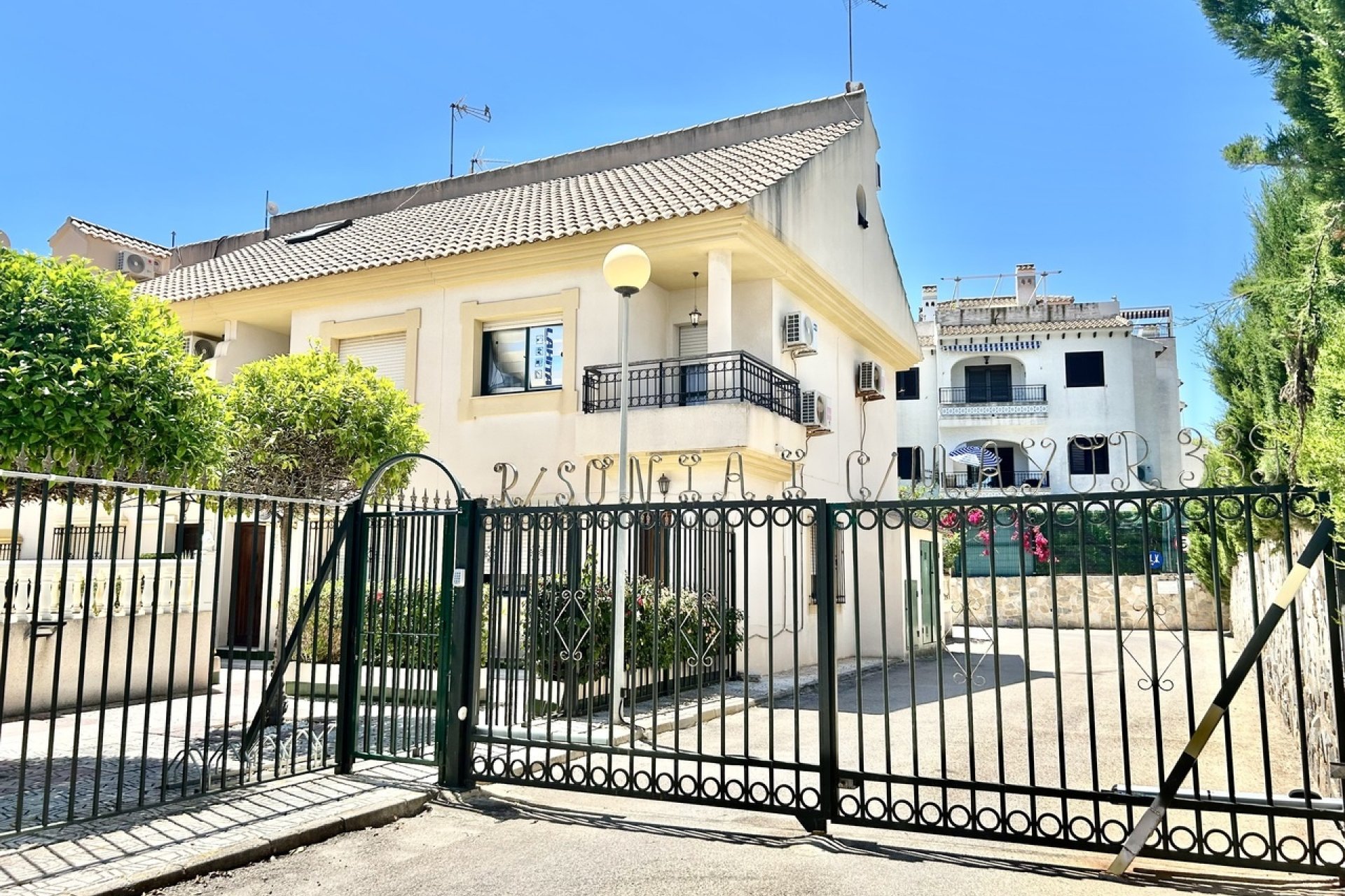 Resale - Town House -
La Zenia - Costa Blanca