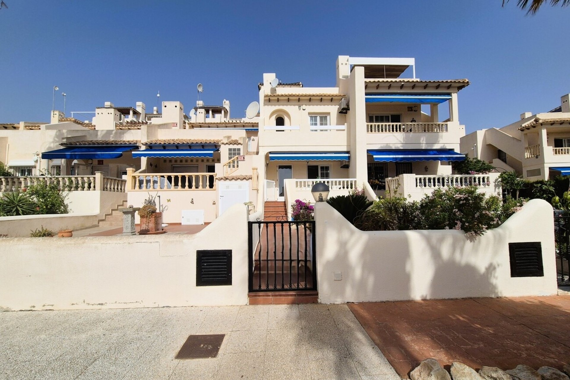 Resale - Town House -
Las Ramblas Golf - Inland