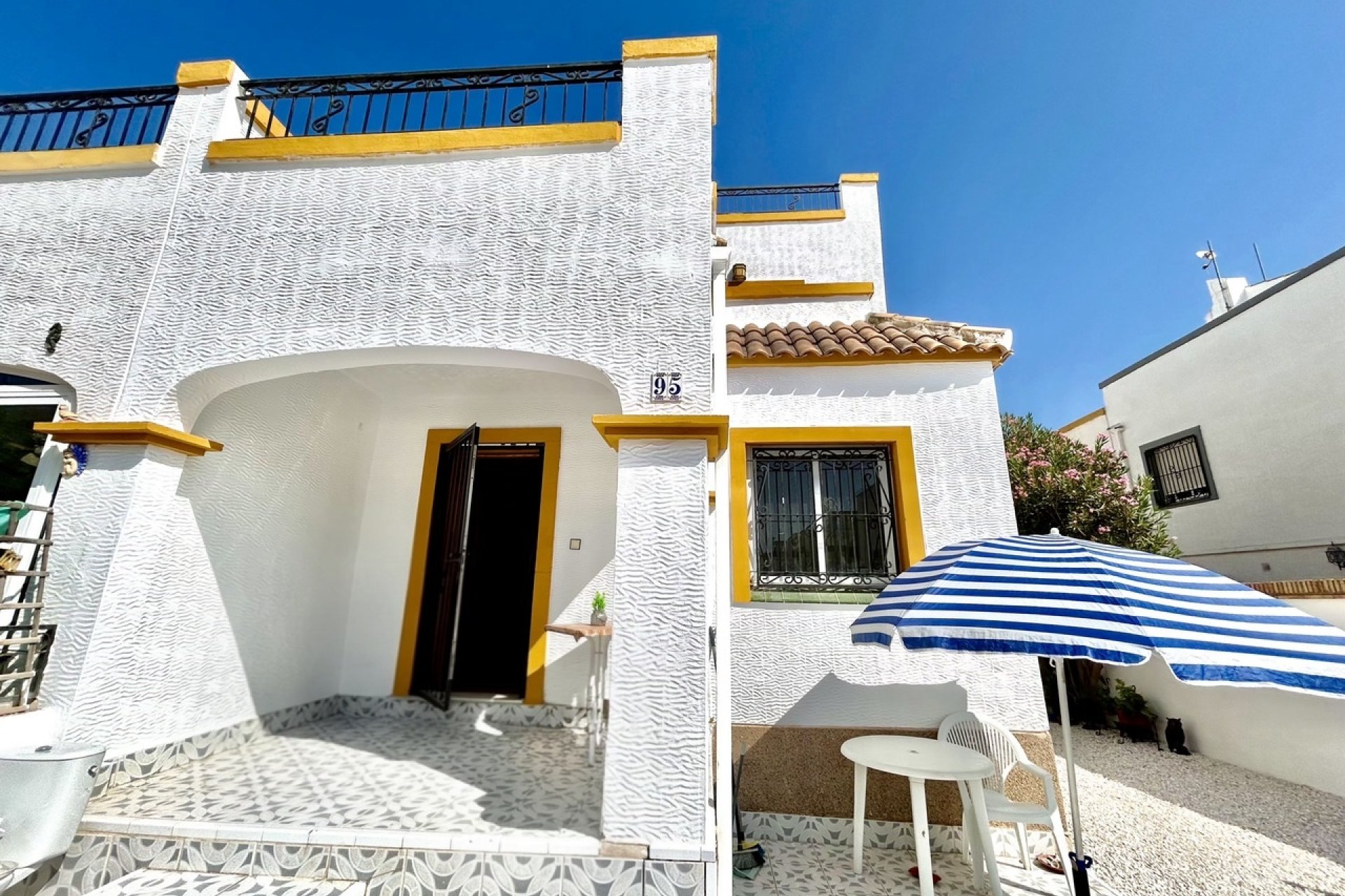 Resale - Town House -
Los Altos - Costa Blanca