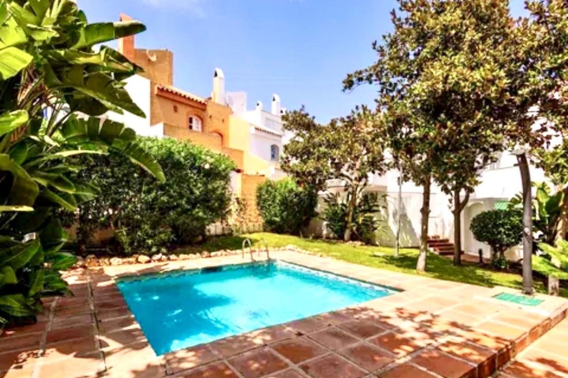 Resale - Town House -
Marbella - Costa del Sol