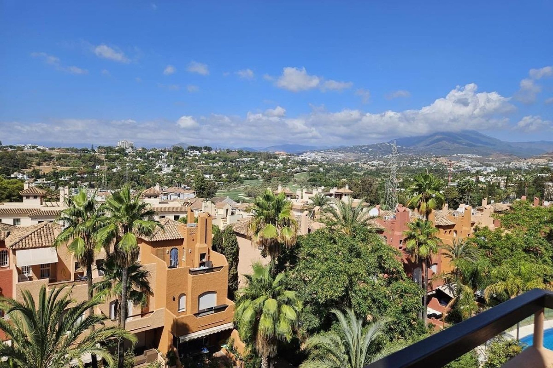 Resale - Town House -
Marbella - Nueva Andalucia