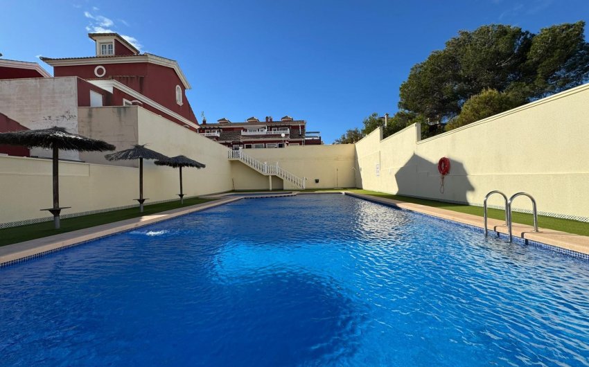 Resale - Town House -
Orihuela Costa - Los Dolses