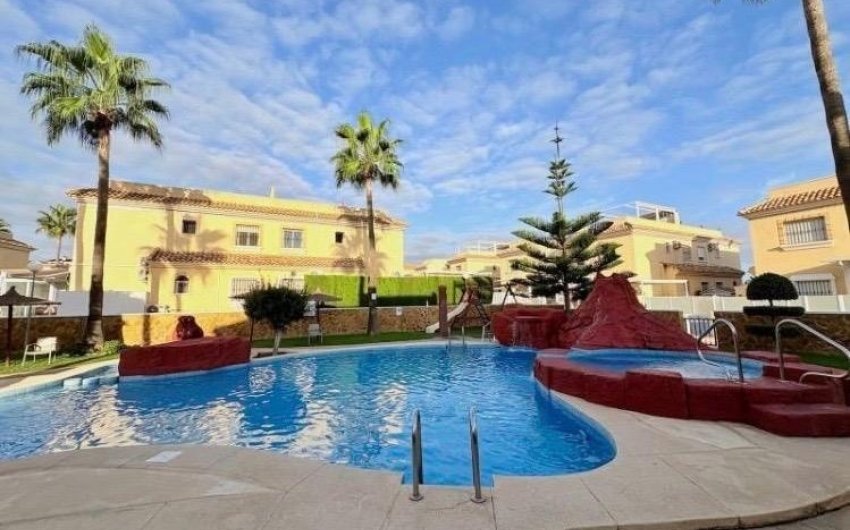 Resale - Town House -
Orihuela Costa - Los Dolses