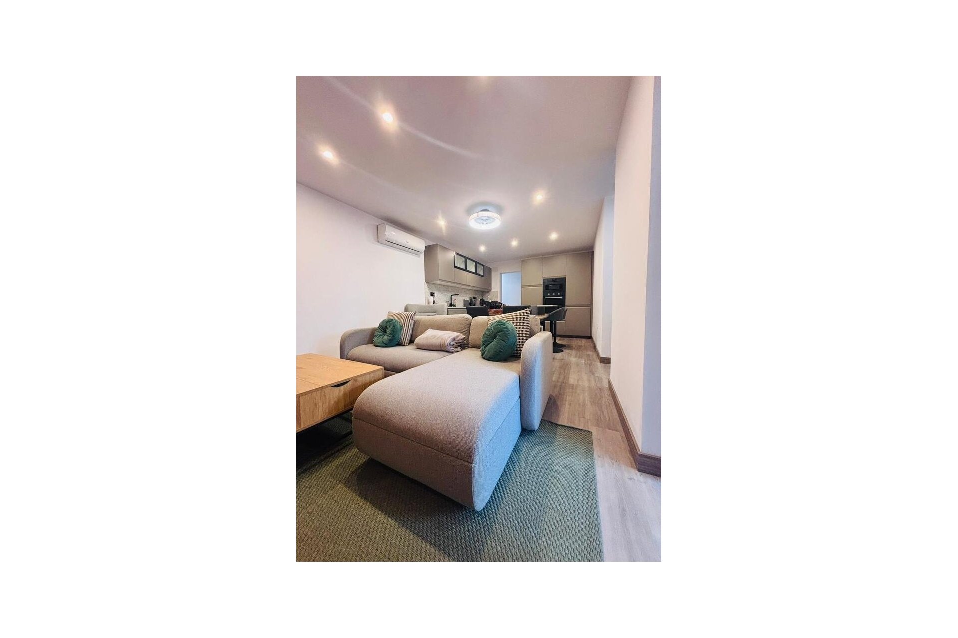 Resale - Town House -
San Miguel de Salinas - Inland