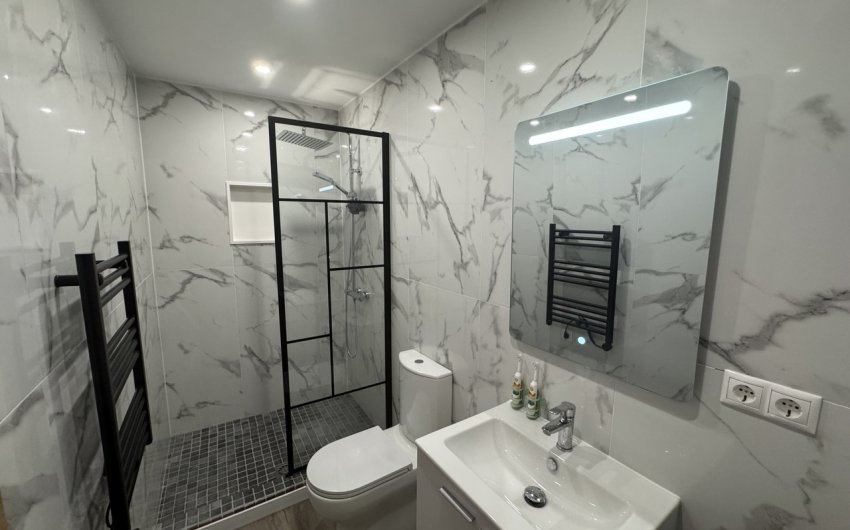 Resale - Town House -
San Miguel de Salinas - Inland