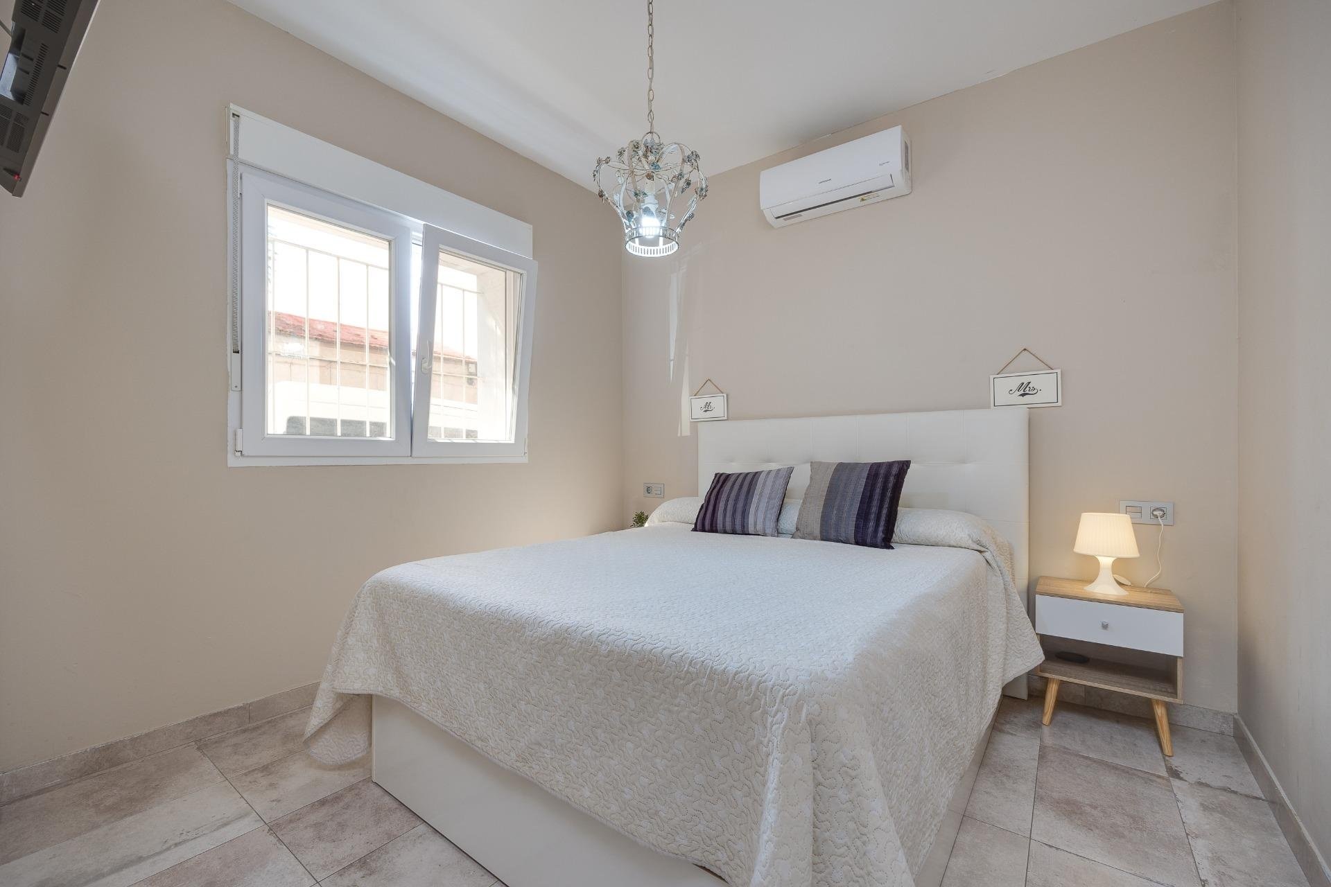 Resale - Town House -
Torrevieja - Centro
