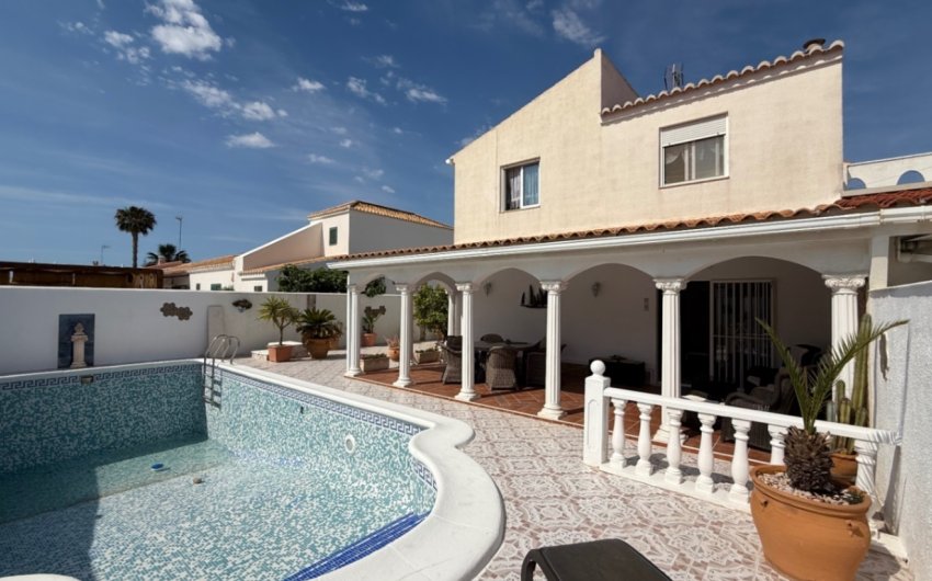 Resale - Town House -
Torrevieja - Costa Blanca
