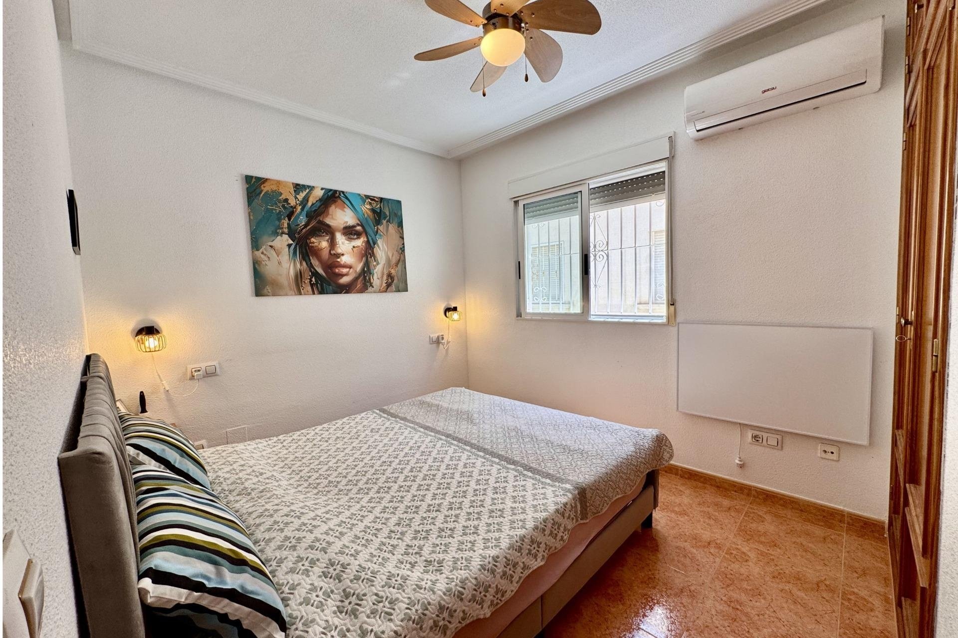 Resale - Town House -
Torrevieja - La Siesta - El Salado - Torreta