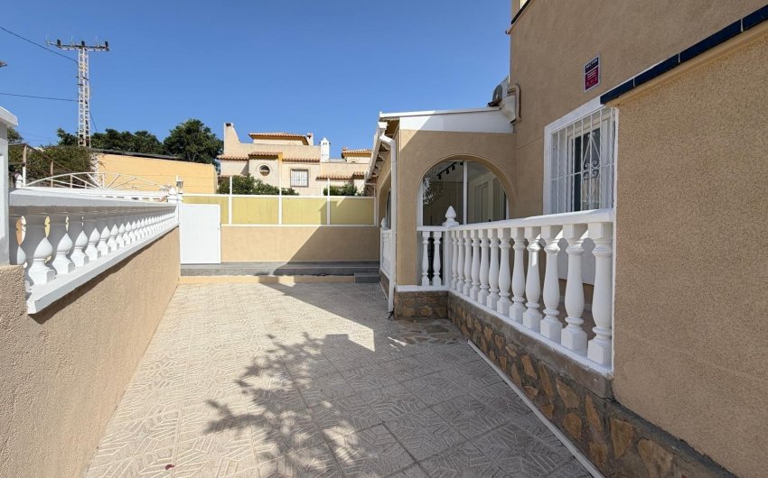 Resale - Town House -
Torrevieja - Miramar - Torre Del Moro
