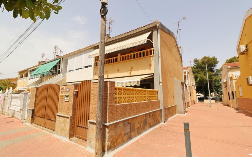 Resale - Town House -
Torrevieja - Playa De Los Naufragos
