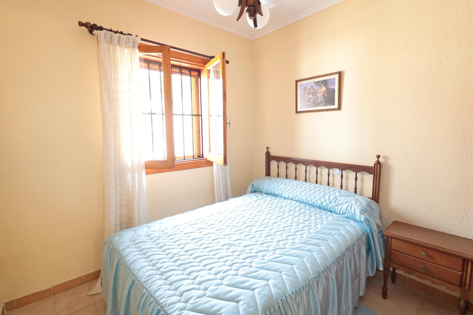 Resale - Town House -
Torrevieja - Playa De Los Naufragos