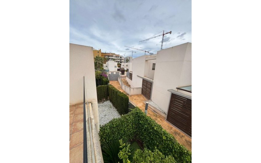 Resale - Town House -
Torrevieja - Punta Prima
