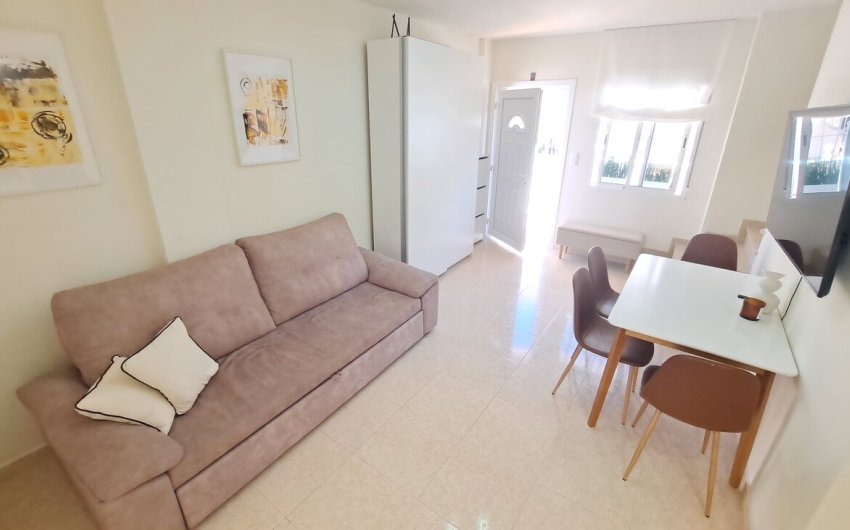 Resale - Town House -
Villamartin - Las filipinas