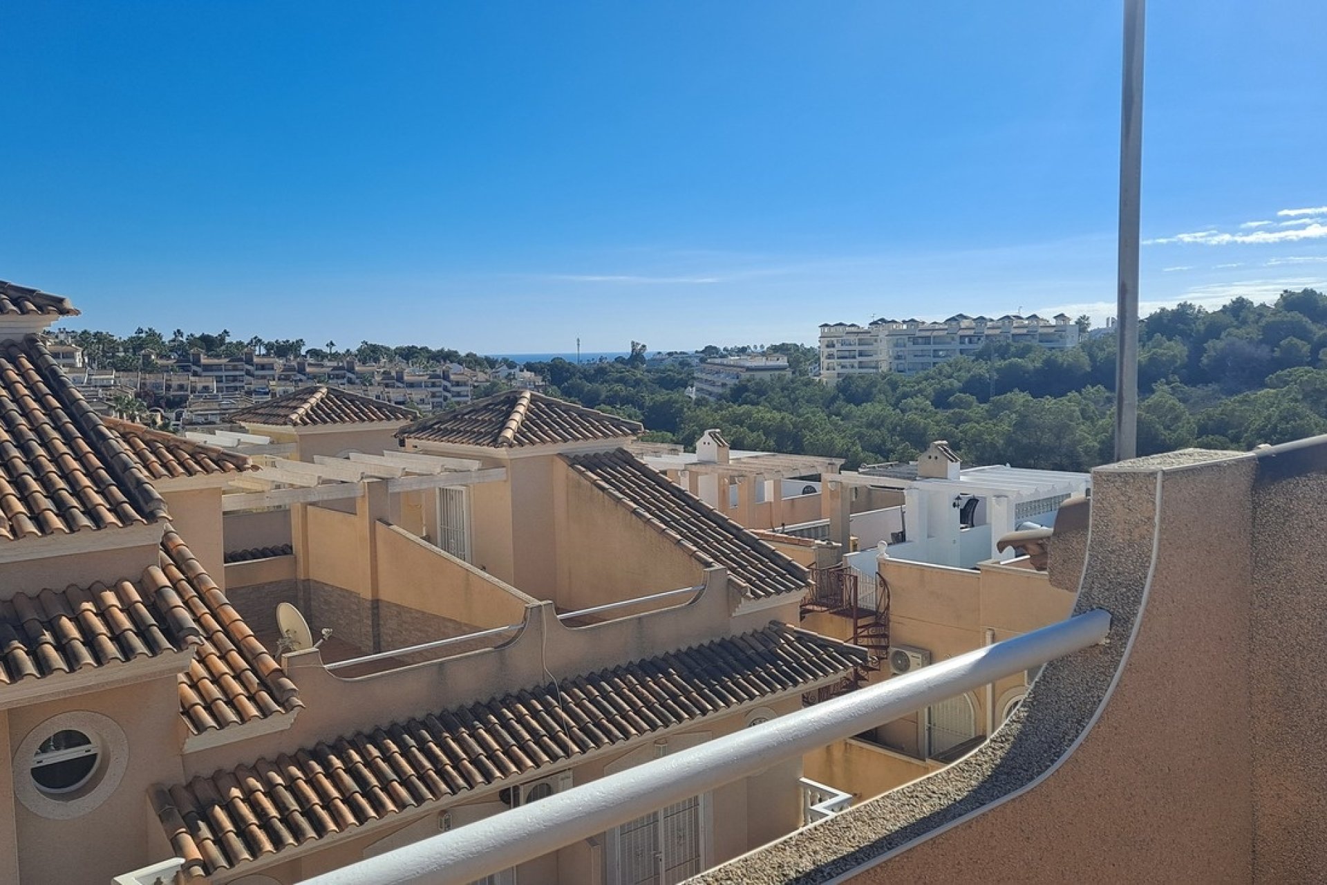 Resale - Town House -
Villamartin - Las filipinas