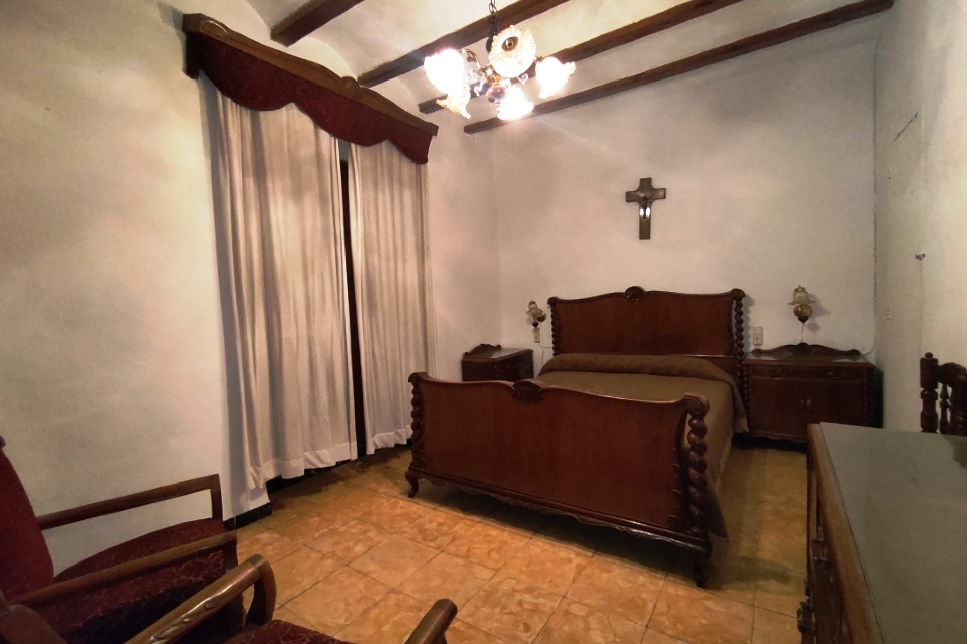 Resale - Townhouse -
Agres - town