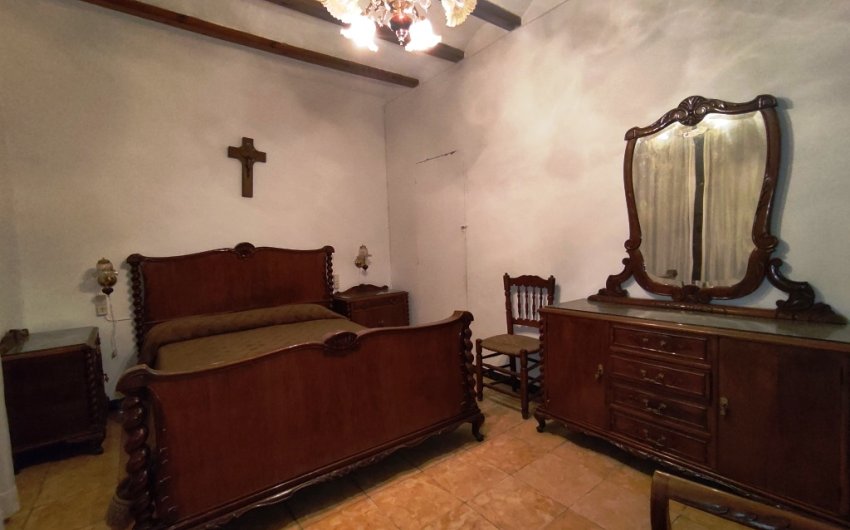 Resale - Townhouse -
Agres - town