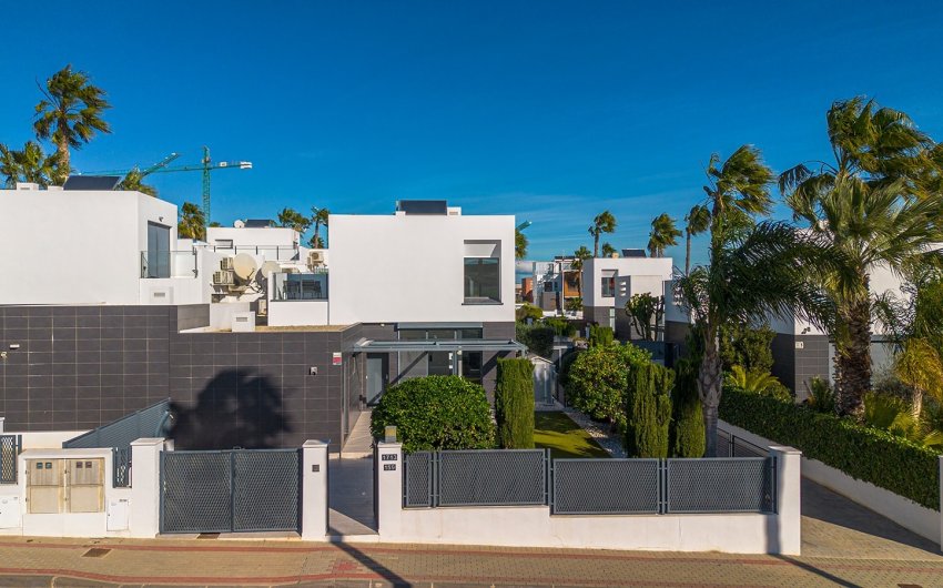 Resale - Townhouse -
Algorfa - La finca Golf