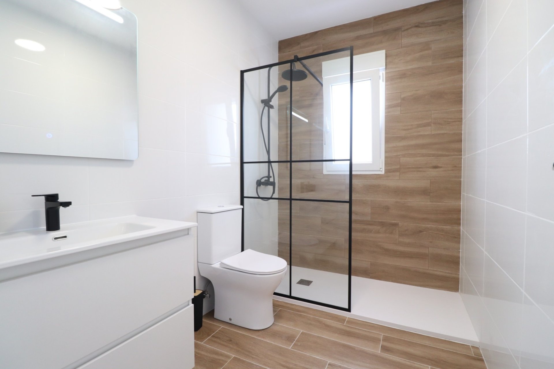 Resale - Townhouse -
Ciudad Quesada - Altos de Quesada