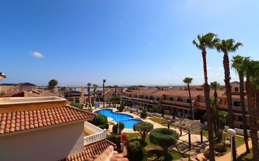 Resale - Townhouse -
Ciudad Quesada - Doña Pepa