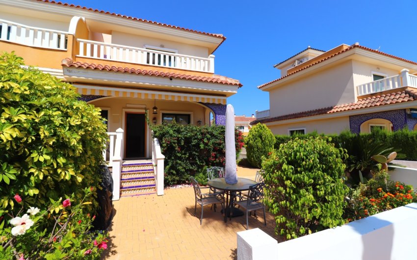 Resale - Townhouse -
Ciudad Quesada - Doña Pepa