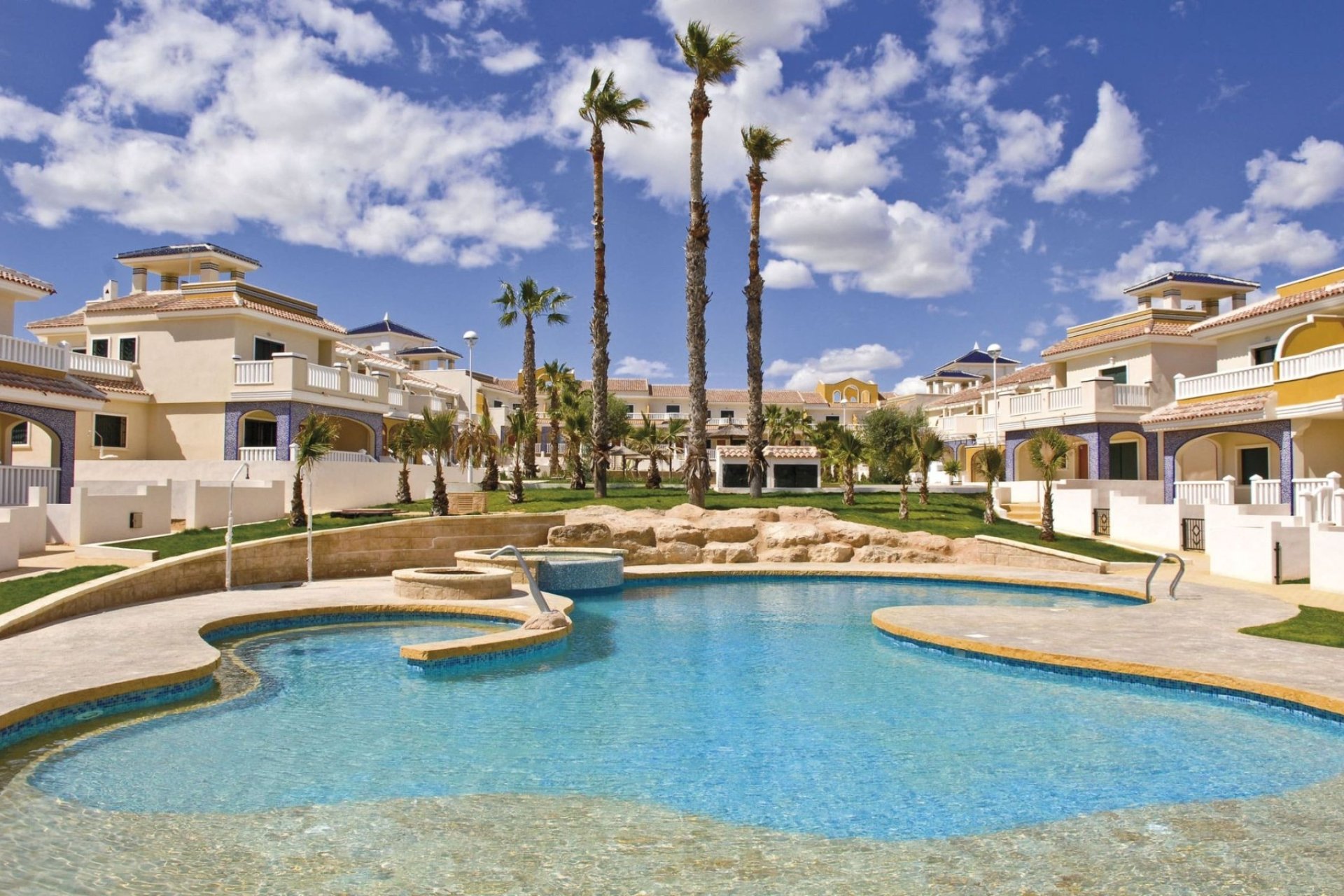 Resale - Townhouse -
Ciudad Quesada - Doña Pepa