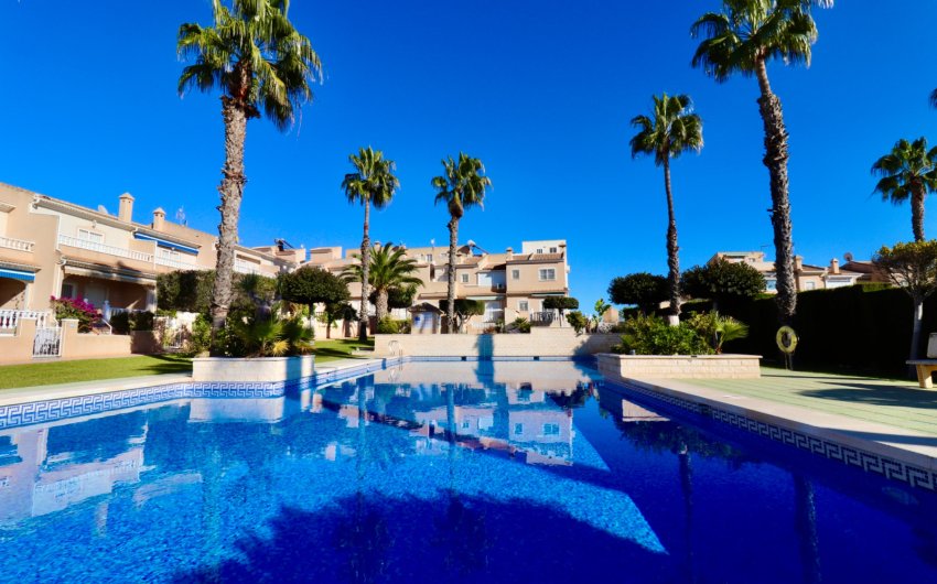 Resale - Townhouse -
Ciudad Quesada - Doña Pepa