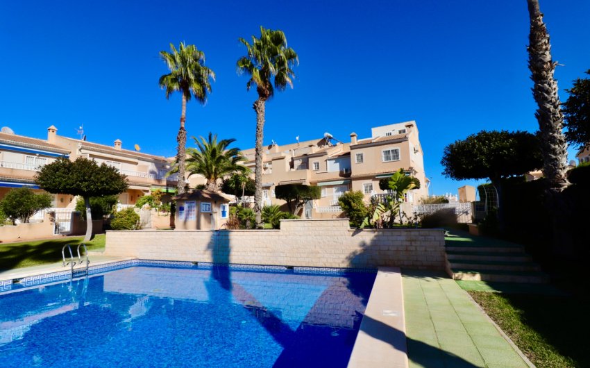 Resale - Townhouse -
Ciudad Quesada - Doña Pepa