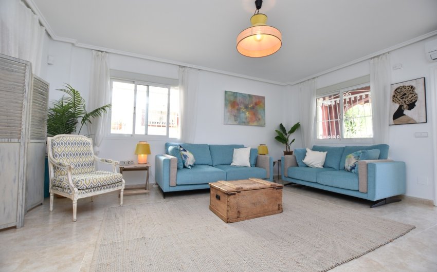 Resale - Townhouse -
Ciudad Quesada - Doña Pepa