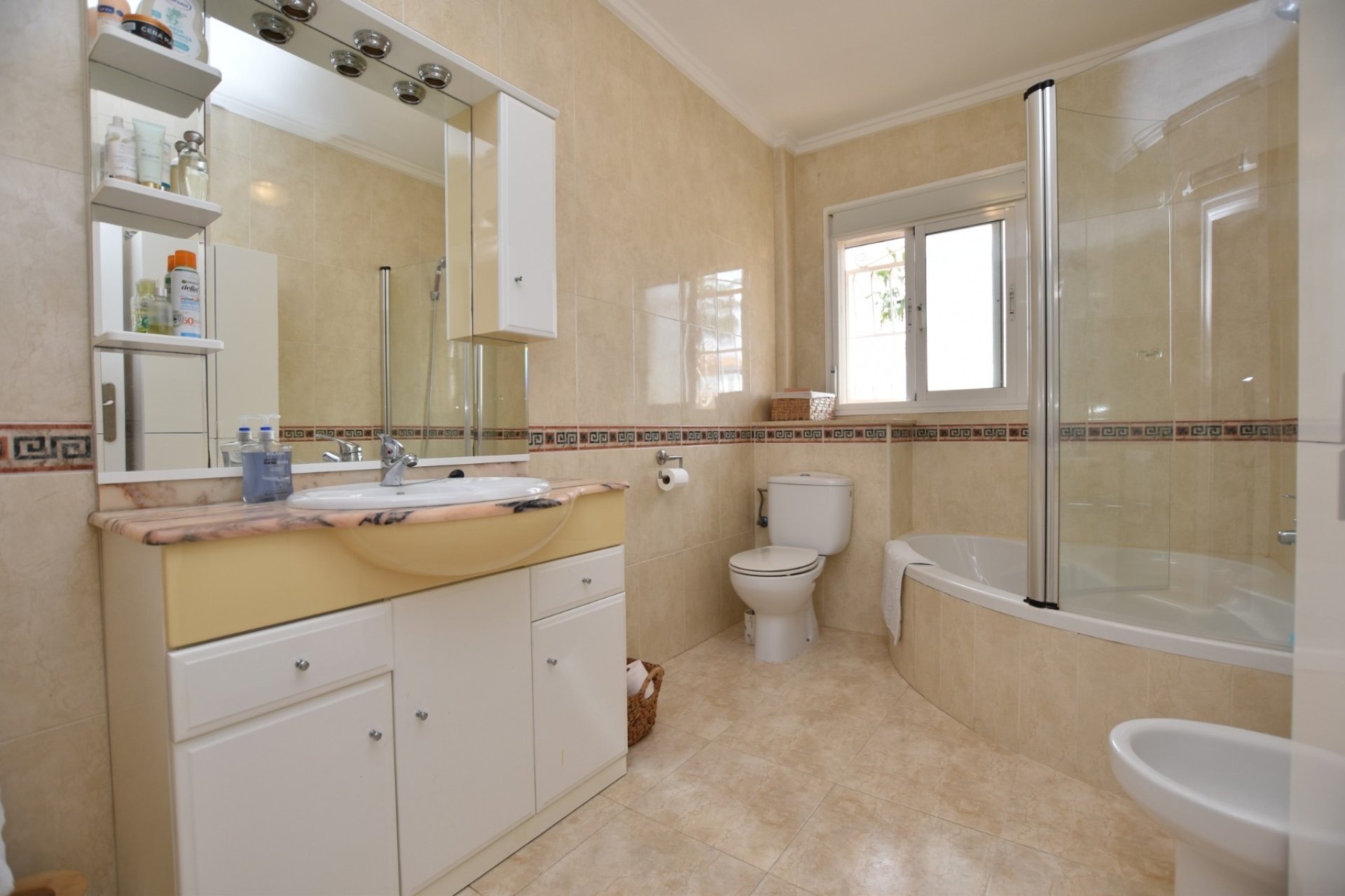 Resale - Townhouse -
Ciudad Quesada - Doña Pepa