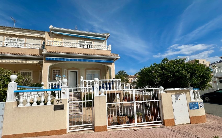 Resale - Townhouse -
Ciudad Quesada - Doña Pepa