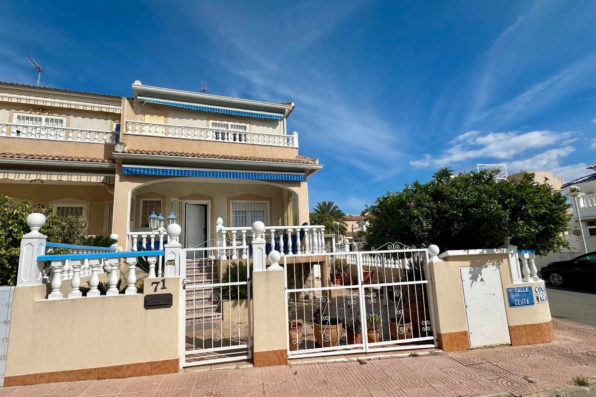 Resale - Townhouse -
Ciudad Quesada - Doña Pepa